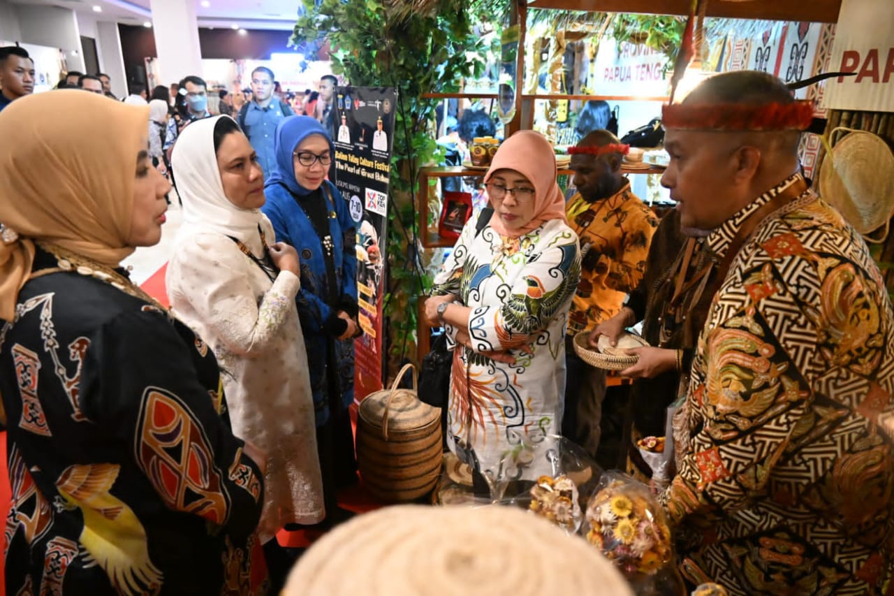 Promosi Anyaman Rotan, Pemerintah Provinsi Papua Pegunungan Raih Juara I Terbaik Pameran DEKRANAS