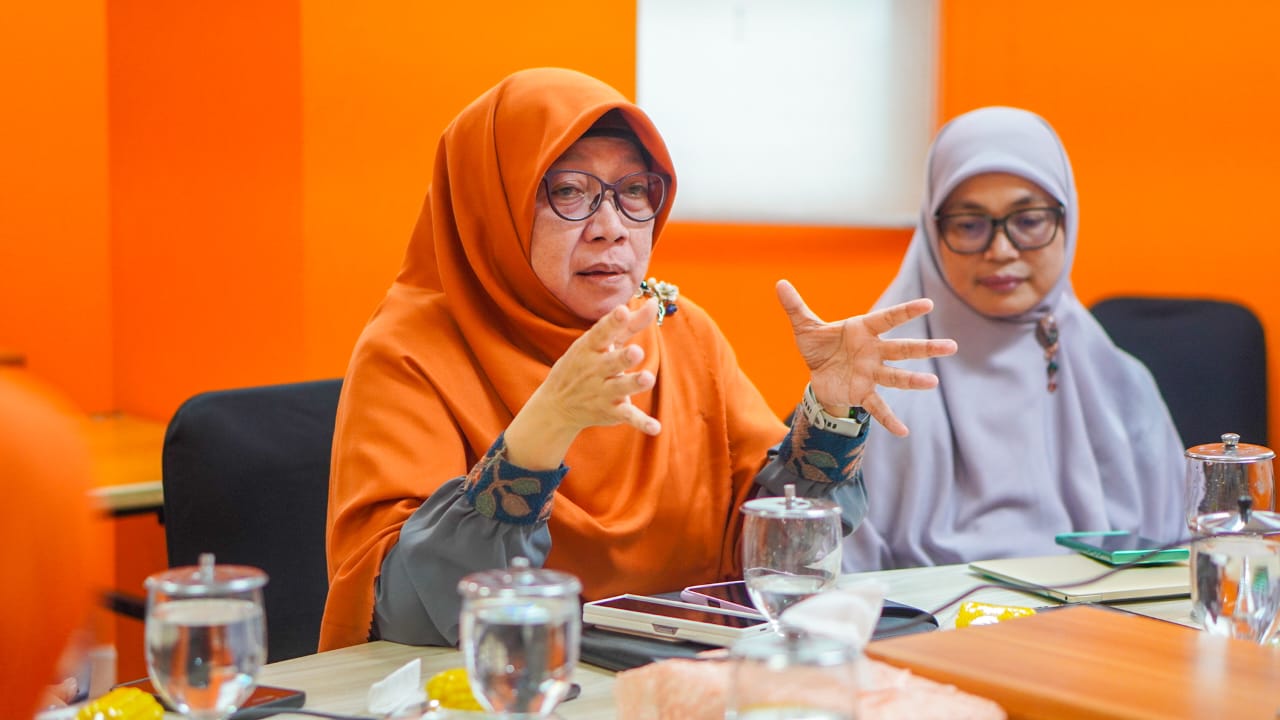 Tagih Rp60 Triliun Pajak Mandek, Anis Byarwati: Bisa Tutupi 20% Defisit APBN Tanpa Utang Baru